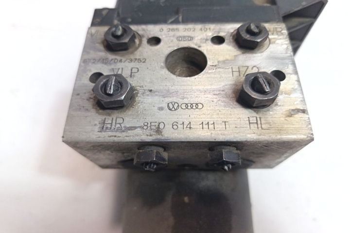 Pompa ABS 8E0614111T Volkswagen VW Passat B5.5 (facelift)