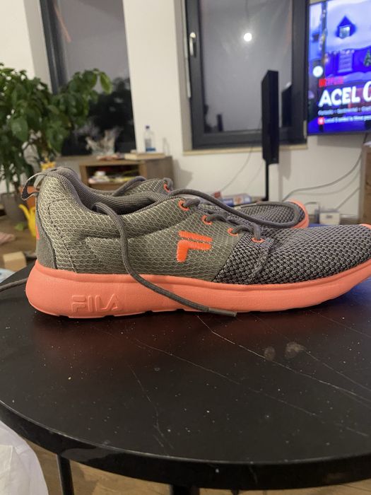 Încălțăminte Sport FILA - Ideali pentru Gym/Alergare - Mărimea 37