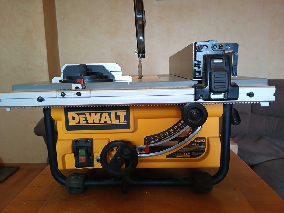 Циркуляр De Walt DW 745gb