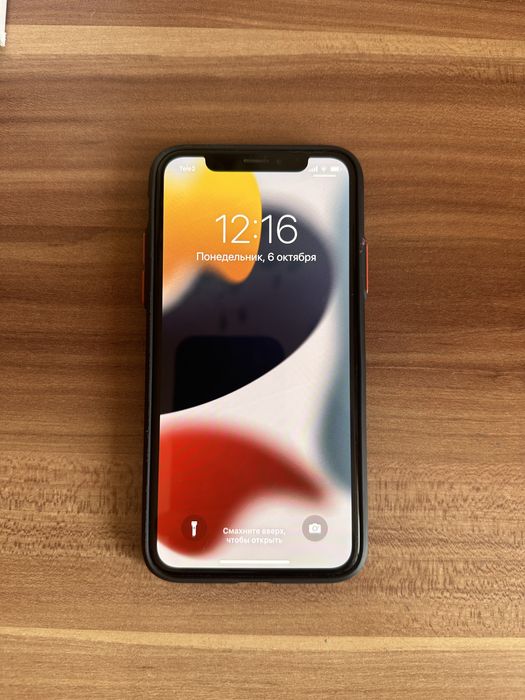 Продам IPhone X на 64гб