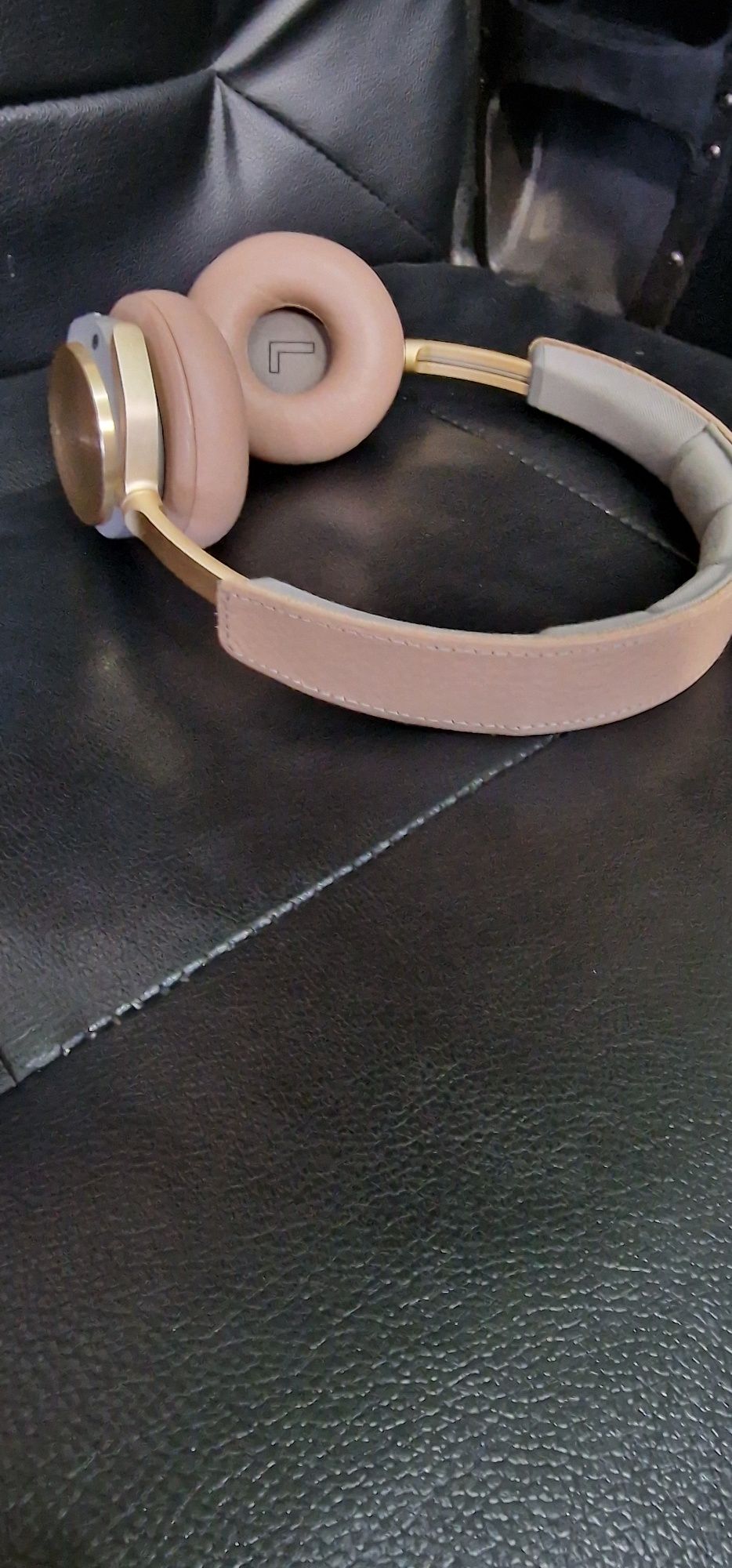 Слушалки Bang & Olufsen BeoPlay H8