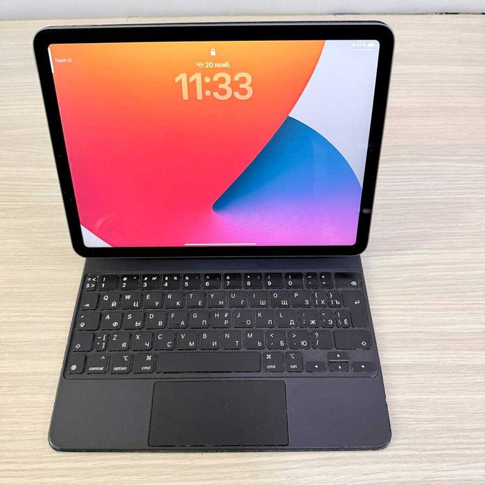 iPad Air 4-го поколения, 64 GB c Smart Keyboard Folio