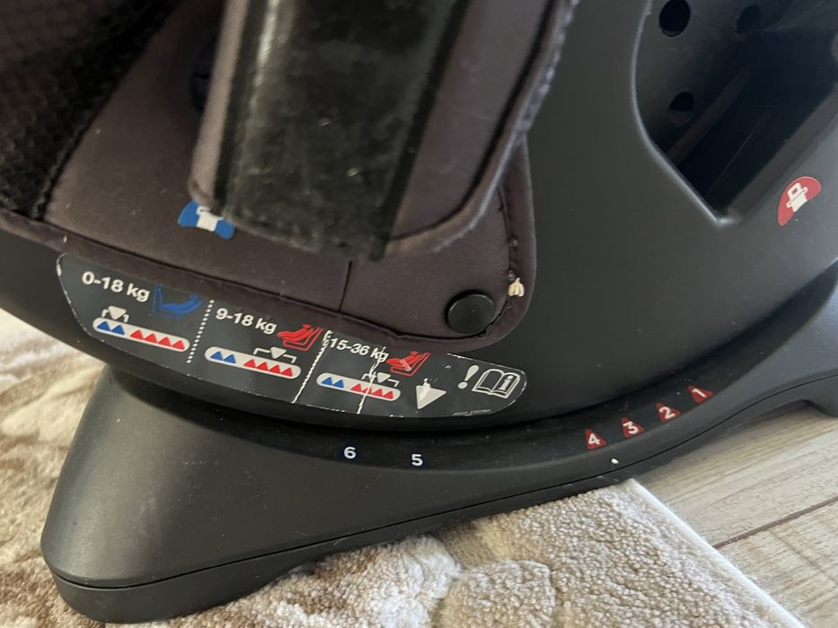 Scaunel auto pentru copii Joie