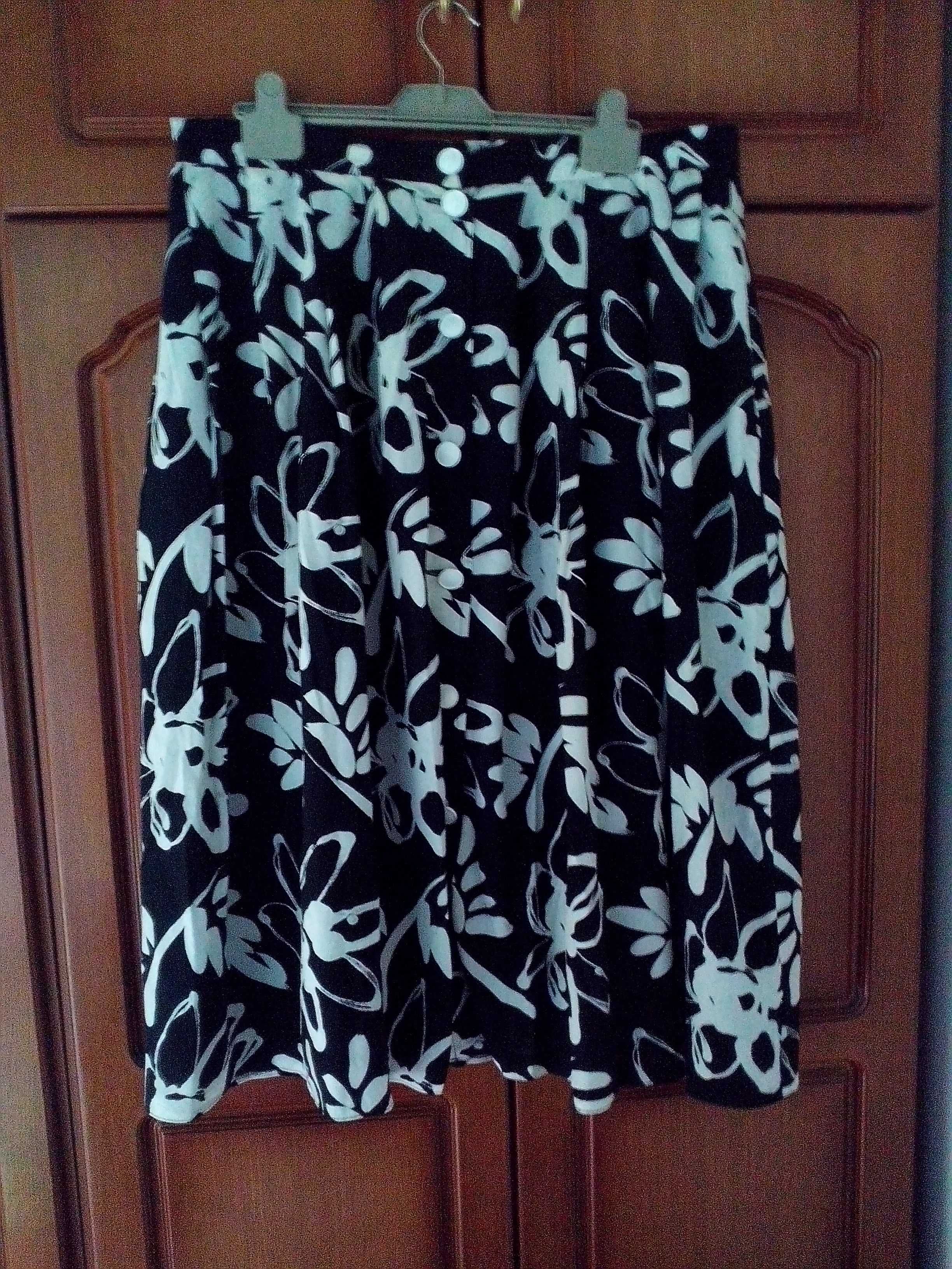 fusta 48/50 vascoza,model floral,captusita,model larg