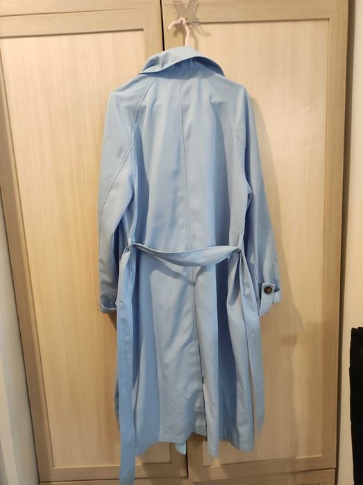 Продавам синъо манто