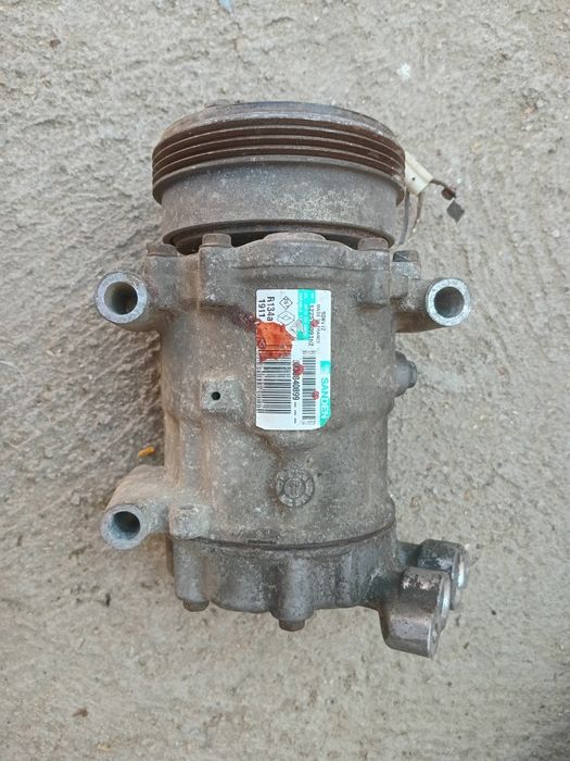Vând compresor A/C logan 1.2 benzina