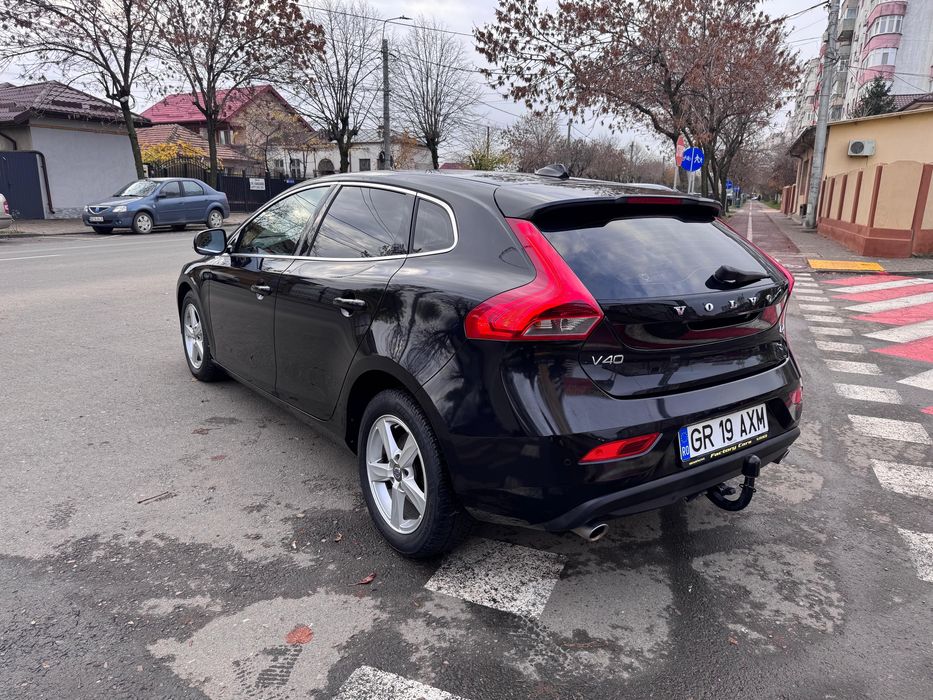 Volvo V 40 D 4 Momentum An 2015 190 Cp Distronic Camera Blis Pdc Pilot