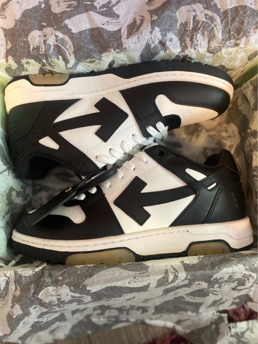 Off-White Out of Office (white/black)