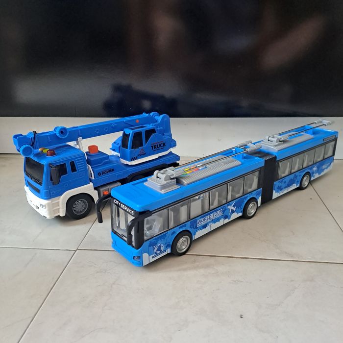 Детски играчки - тролей и кран