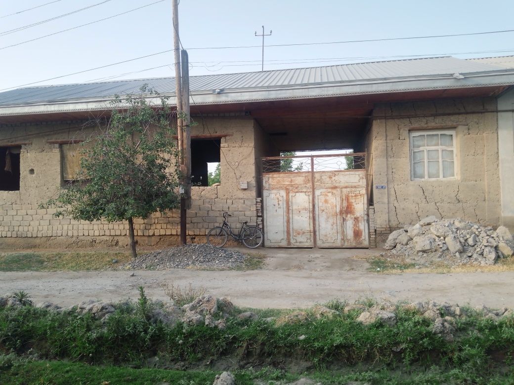 Uchastka sotiladi