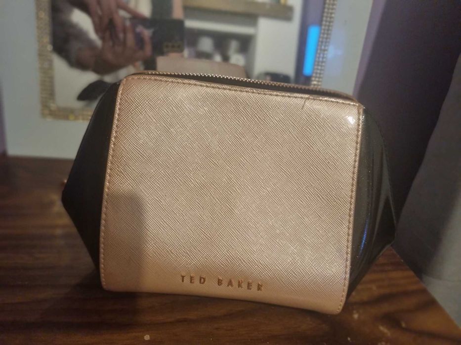 Несесер Ted Baker