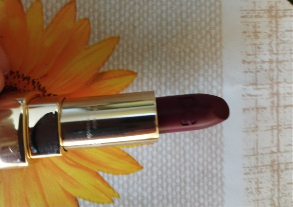 Червило D&G 322 Dolce magnetic и Guerlain kiss kiss Daring matte