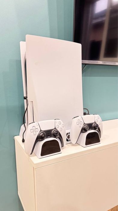 Продам Sony Playstation 5