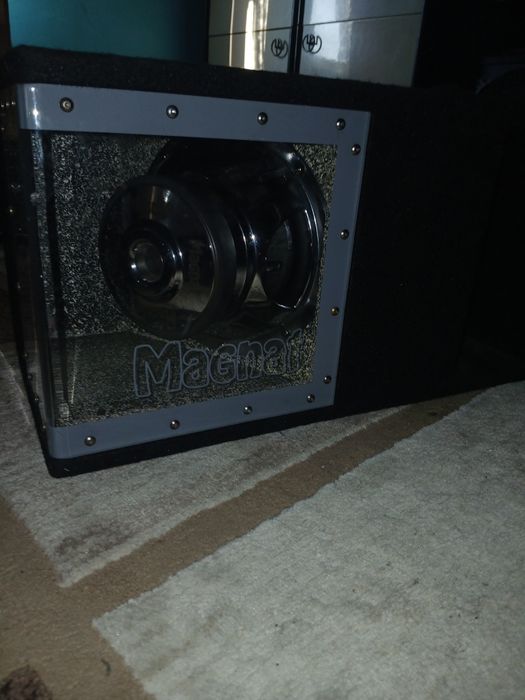 Subwoofer Magnat 800 watt