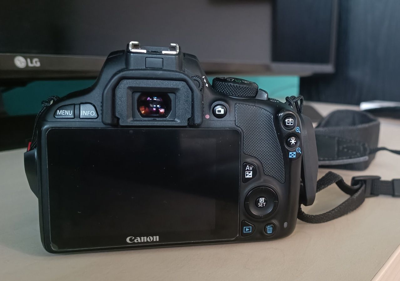 Canon Dslr 100d + obiectiv 18-55mm STM + card 128GB