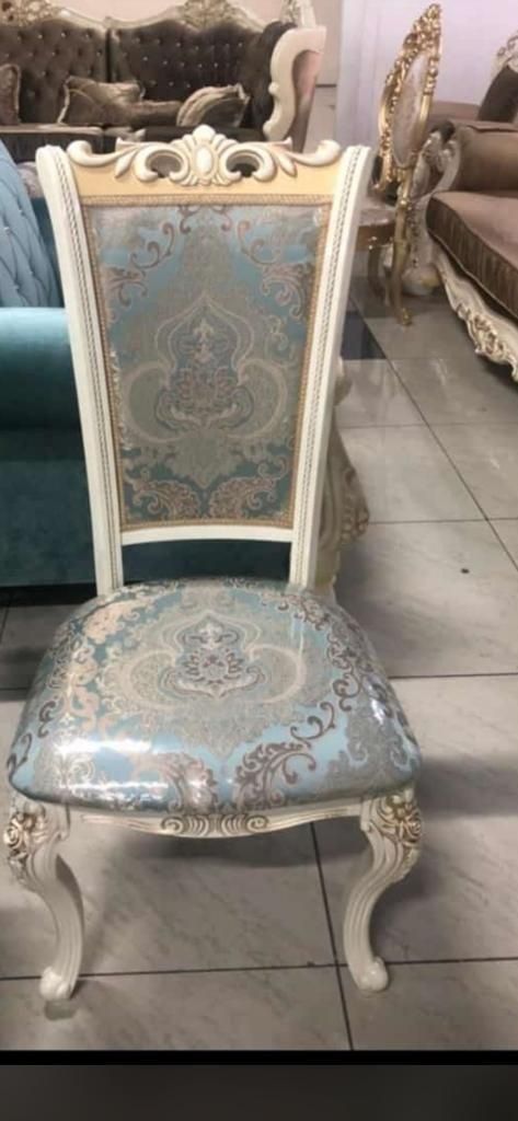 Стол и стулья Дагестан