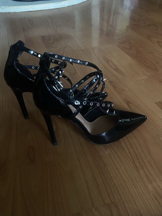 Pantofi eleganti cu tinte