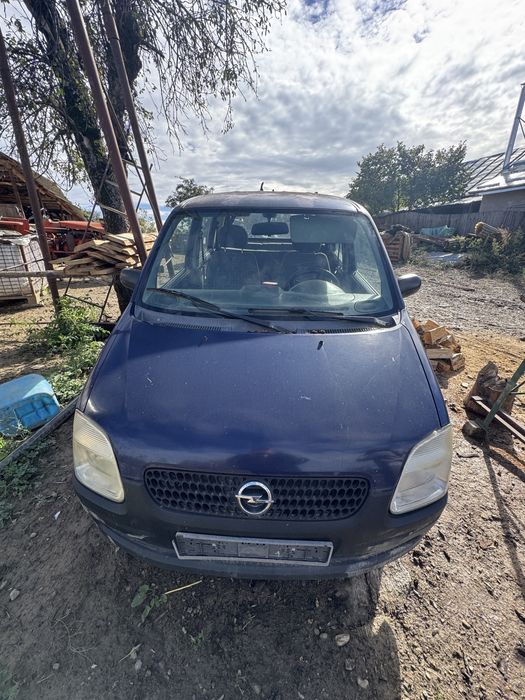 Vand Opel Agila 2003 benzina 1.0