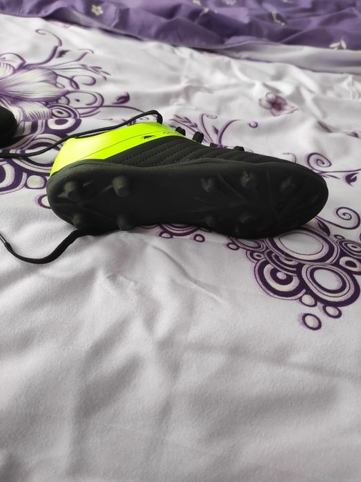 Adidași cu crampoane mărimea 36