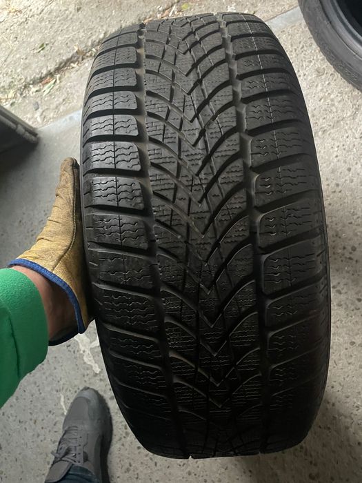 Una Anvelopa vara 255/45 18 RFT Continental 215/55/18 225/55 R16