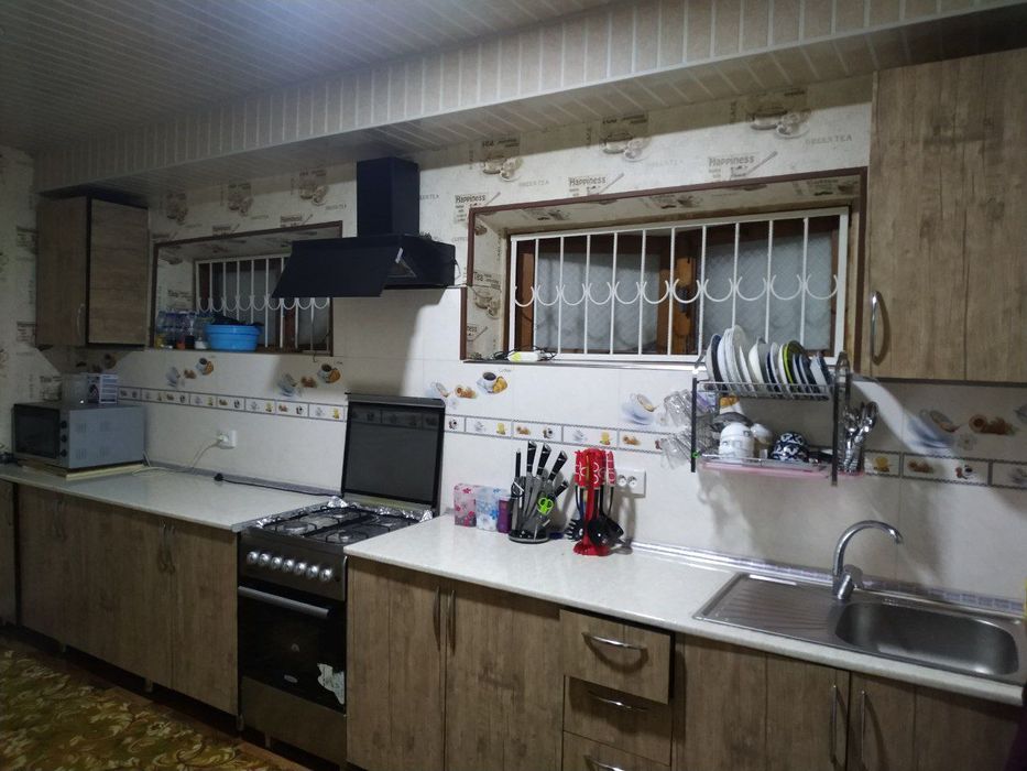 Uy sotiladi srochni Nazarbe xarakat maxallasida