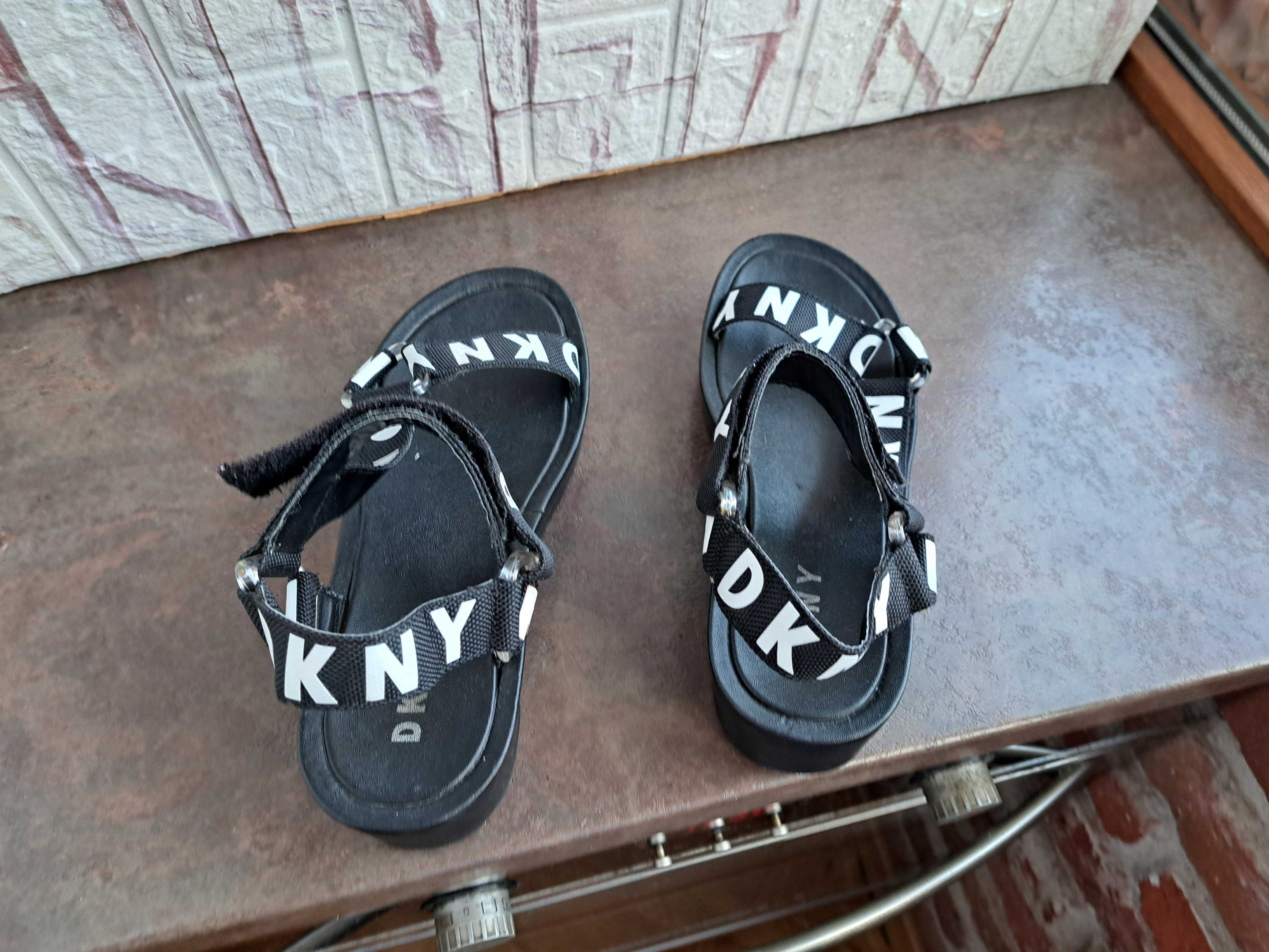 дамски сандали DKNY.летни обувки,отворени сандали на платформа ном. 38