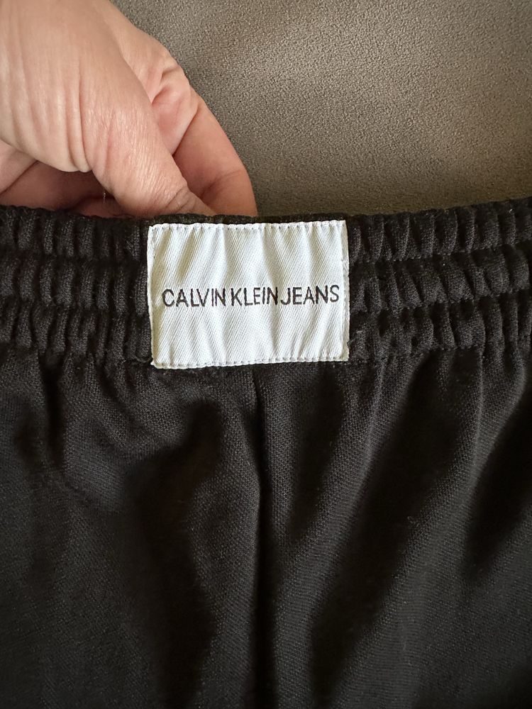 Guess, Calvin Klein
