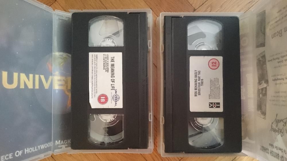 Колекция работещи видеокасети VHS и СD