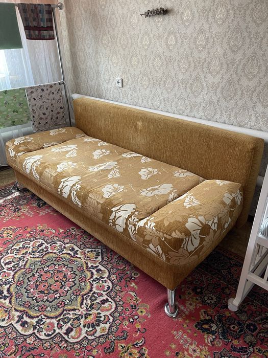 Продам диван раздвижной