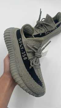 Yeezy 350 V2 Salt | 38 ; 42 2/3 |