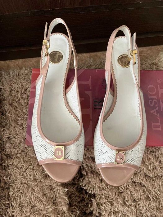 Итальянские босоножки почти новые 41-42 размер