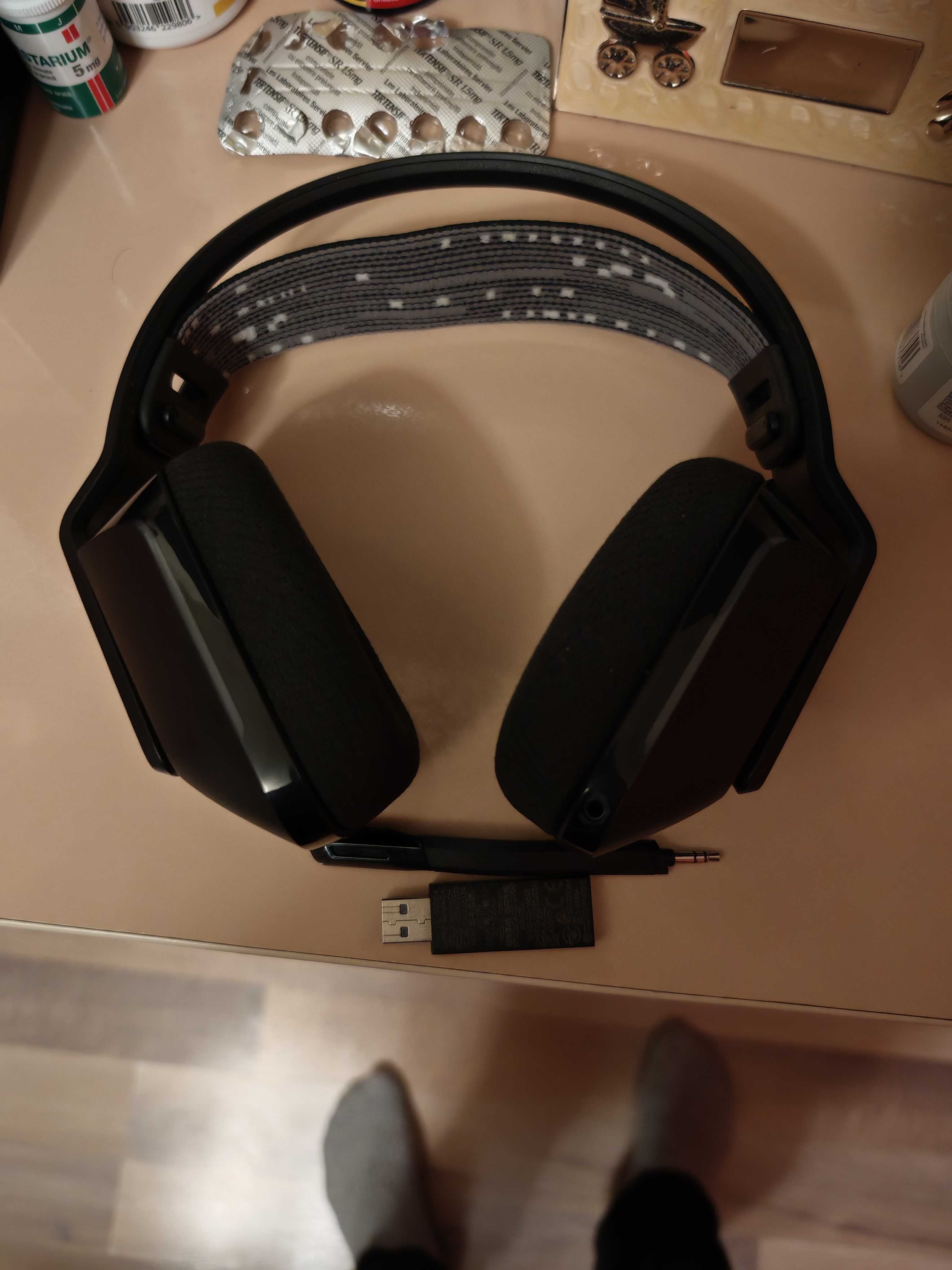 Vând căști Logitech g733 wireless