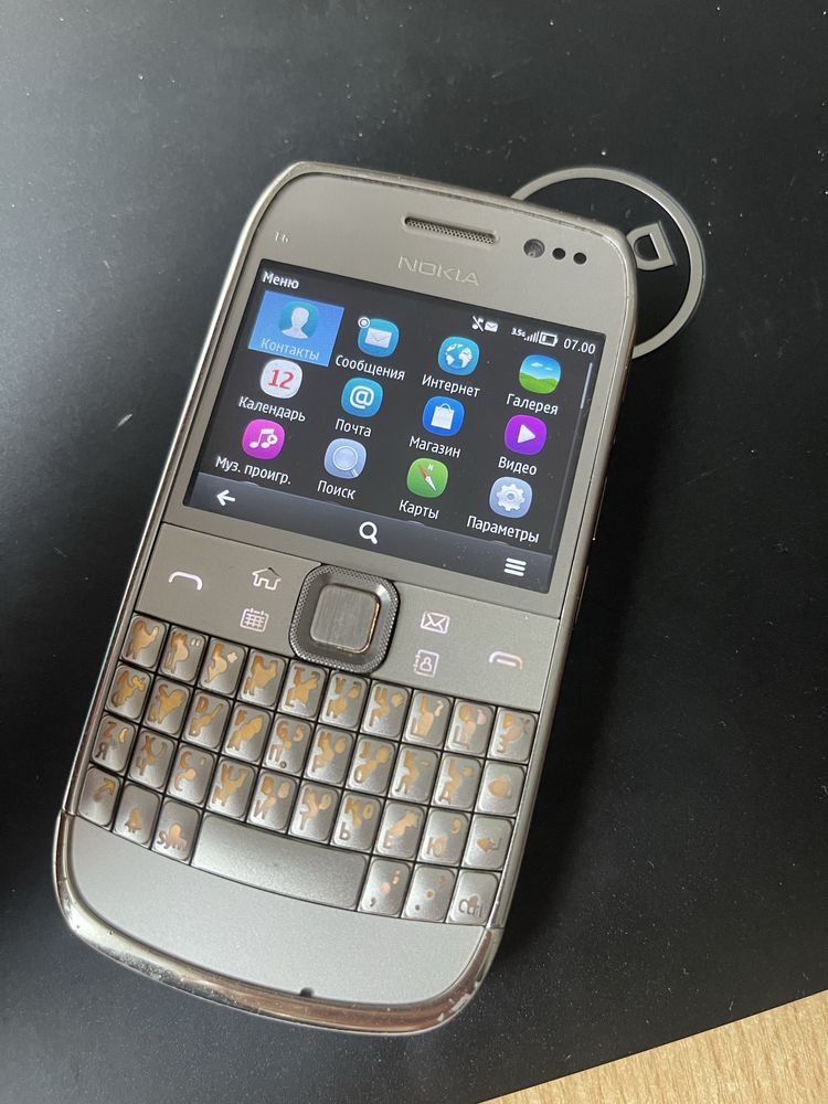 Nokia E6 с сенсорным экраном