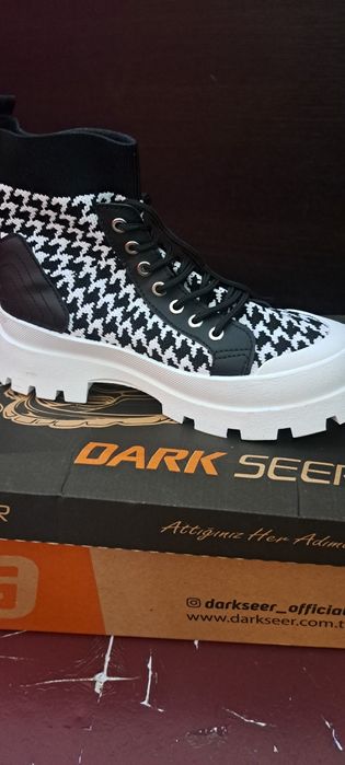 Pantofi sport cu talpă  inaltă