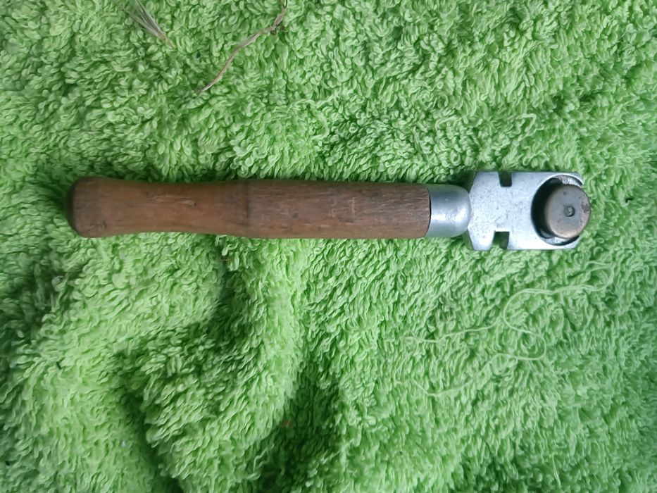 Aparat de tăiat sticla diamantat