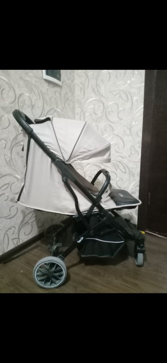 Bolalar kolyaskasi sotiladi