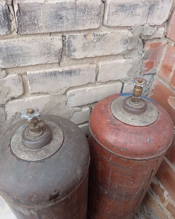 Газовые балоны пустые два