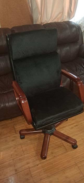 Министерское кресло, красного дерева