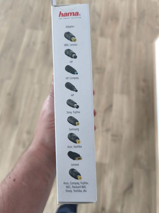 Încărcător universal laptop