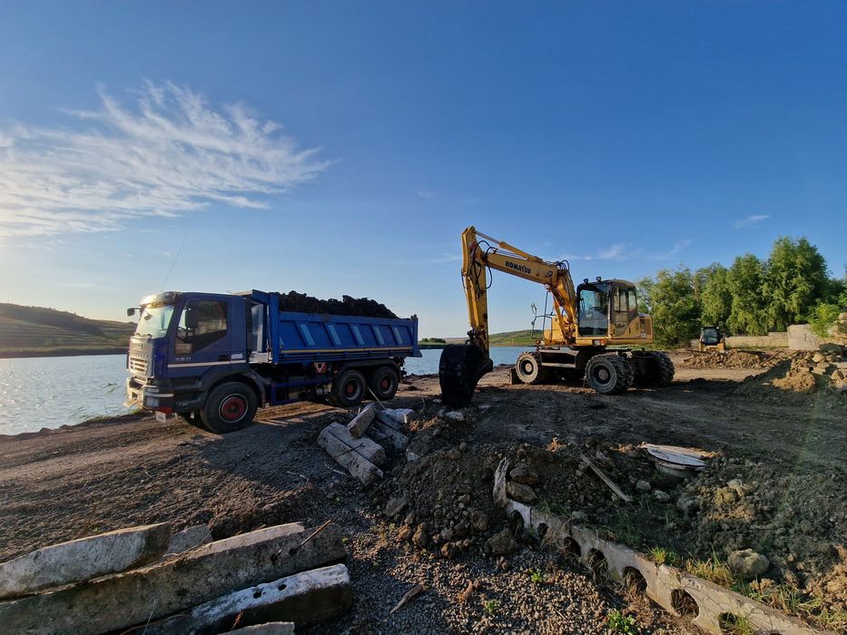 Excavații excavator camion buldoexcavator miniexcavator bobcat