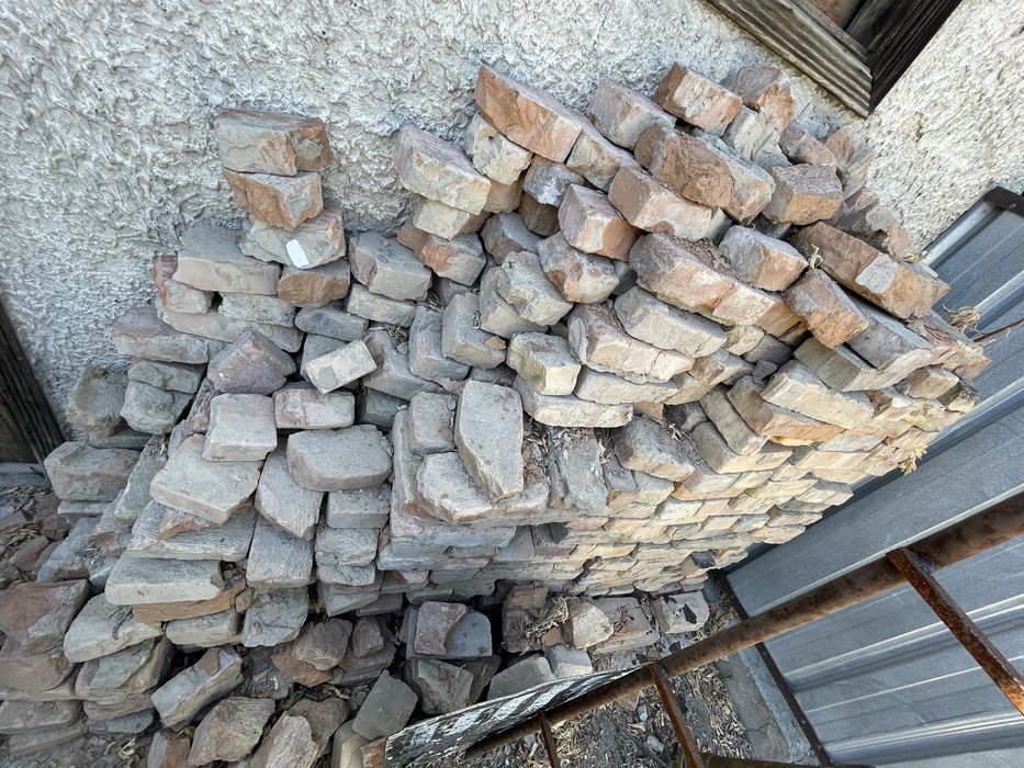 Продам весь кирпич недорого