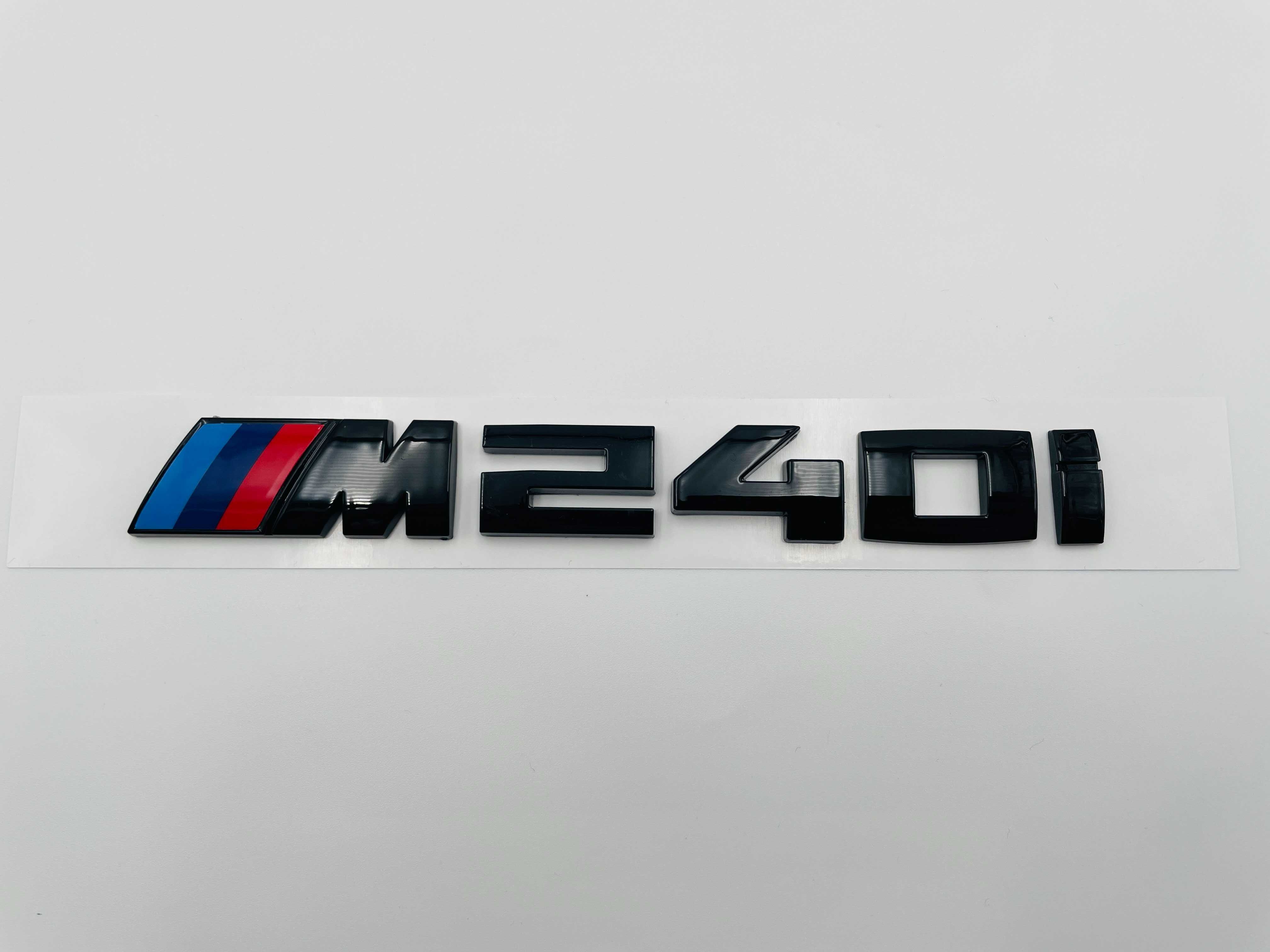 Emblema compatibila BMW M240i negru