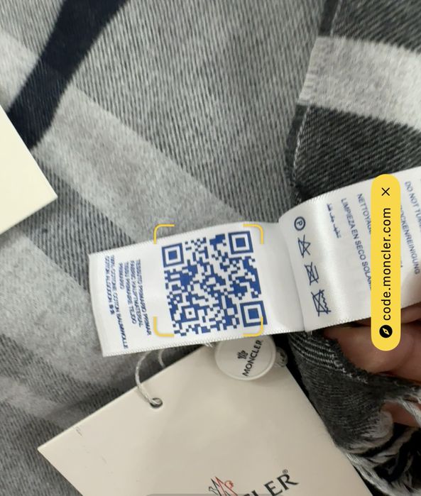 Унисекс шал на MoOncler