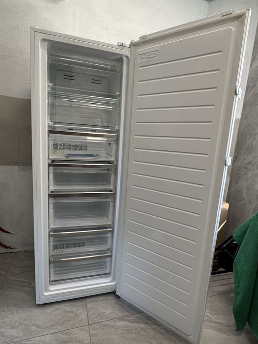 Морозильная камера Midea