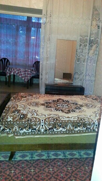 Срочно центр Квартира Чиланзар торговый центр 2/2/4 400$