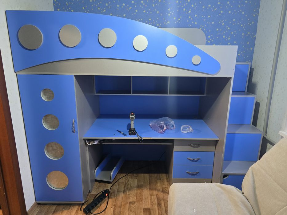 Продам детский гарнитур.