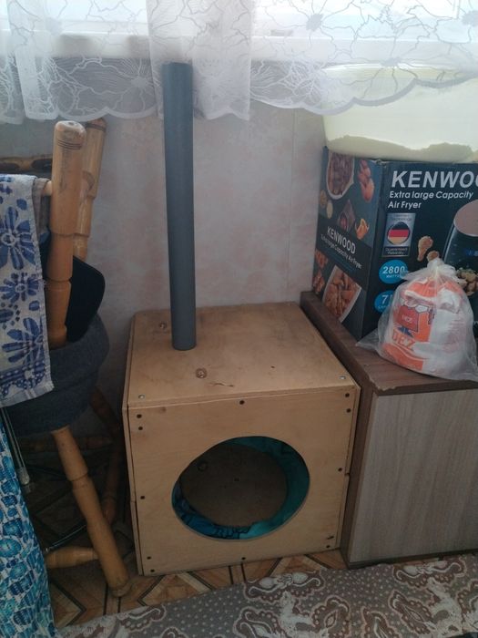 Домик для кошки отдам бесплатно