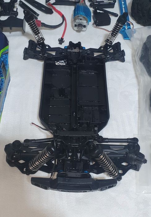 Машинка на пульте управления, запчасти на радиоуправляемые машинки