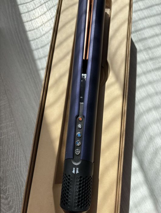 Dyson airstrait  placa