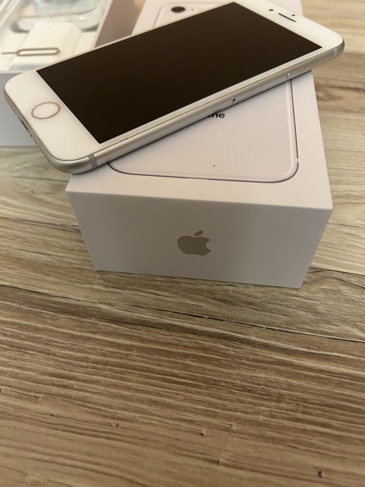 Iphone 8 64gb Перфектен